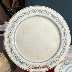 Cream Dinner Plate with Blue Floral Vine - Home Dining